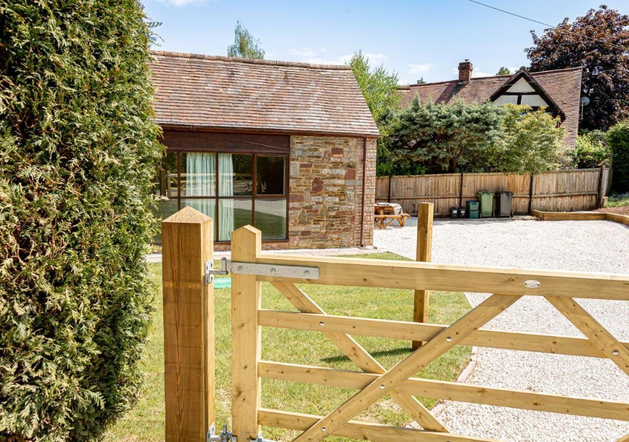 The Barn In Longhope - Luxury Barn Conversion Exterior foto